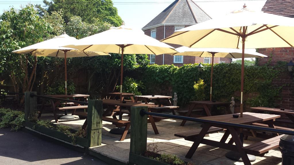 The Ship Inn Fordingbridge Buitenkant foto